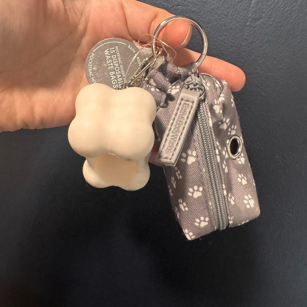 Bath & Body Works PocketBac Holder Dog Waste Bag Keychain Gray Paw Print NWT